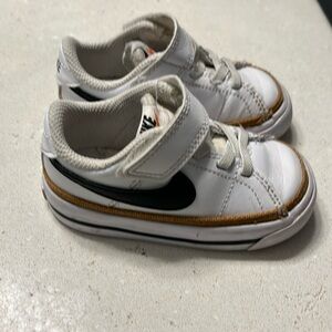 Nike Court Legacy Baby/Toddler shoes size 5C